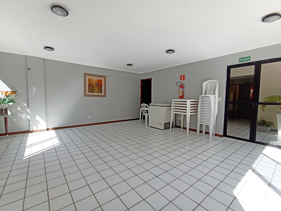 Apartamento à venda com 2 quartos, 65m² - Foto 19