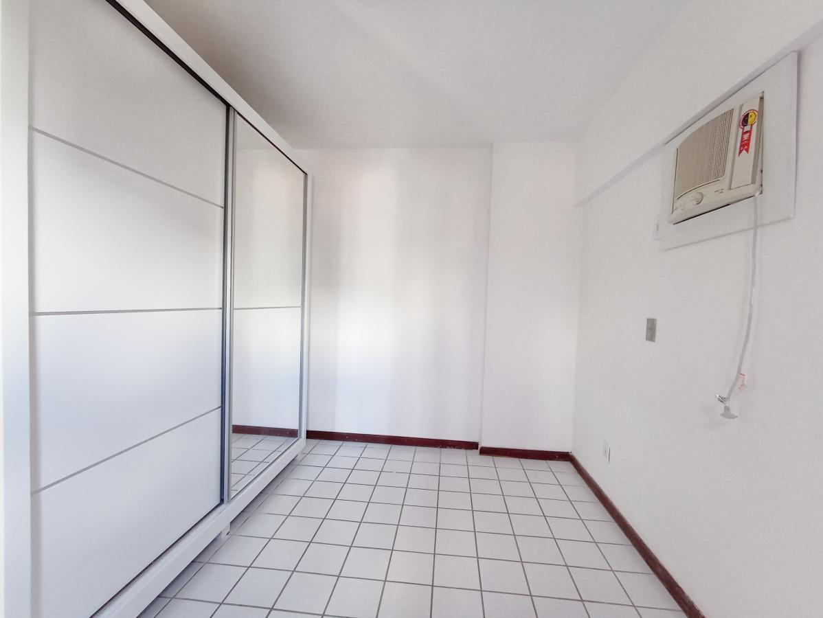 Apartamento à venda com 2 quartos, 65m² - Foto 10